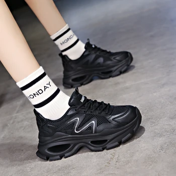 Новая модная спортивная обувь на платформе для женщин 2023, летние черные повседневные массивные кроссовки, женская обувь на платформе из сетчатой кожи.