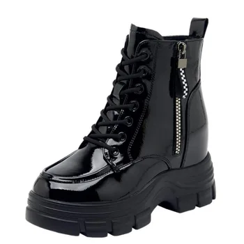 Новые лакированные ботильоны на танкетке длиной 8,5 см, высококачественная брендовая обувь из микрофибры, Весна-осень 2024, черная женская модная обувь на платформе с амортизацией